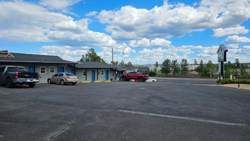 Travelers Inn - image 13