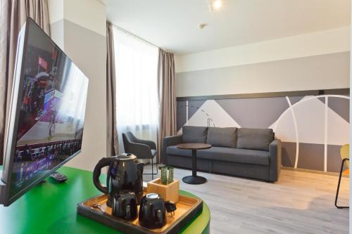 Room with Queen Bed and Sofa Bed image 6