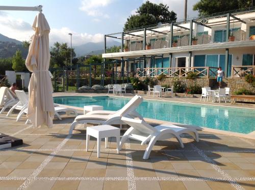 Hotel Promenade Bleu in Pollika