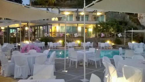 Hotel Promenade Bleu in Pollika