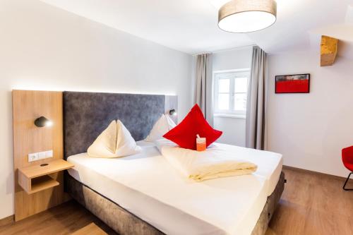 Small Budget Double Room image 10