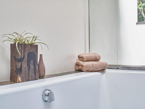 Nguni Lodge Nguni Lodge