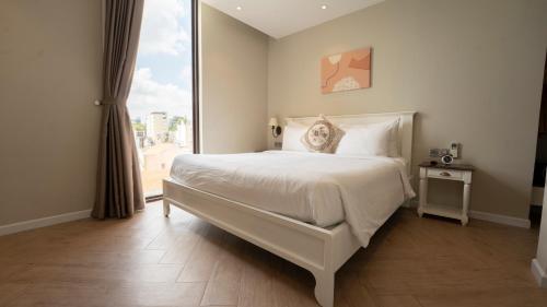 Celine Living - Central Room Type - Suite with Living Room