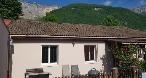 Gîte fabuleux, jardin, terrasse, parking gîte à louer Le Bourgeat