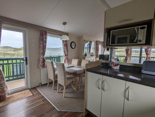 Peacehaven, Ynyslas, Borth in Borta