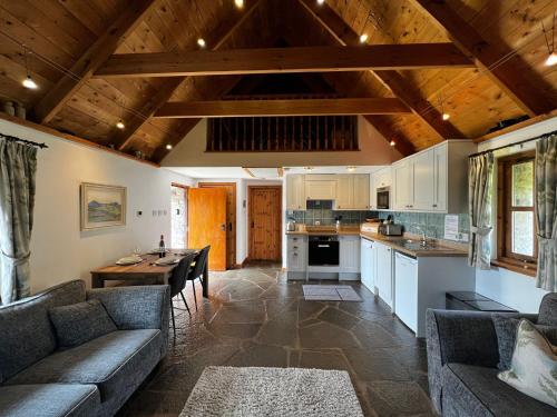 Konyha, Tigh Phadraig at Marys Thatched Cottages in Elgol