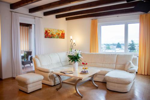 Suite with Lake View with Terrace and Private outdoor Bathroom-Villa Giuliano