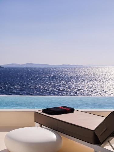 Kouros Hotel & Suites