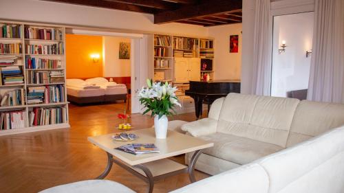 Suite Stays by Hotel La Perla