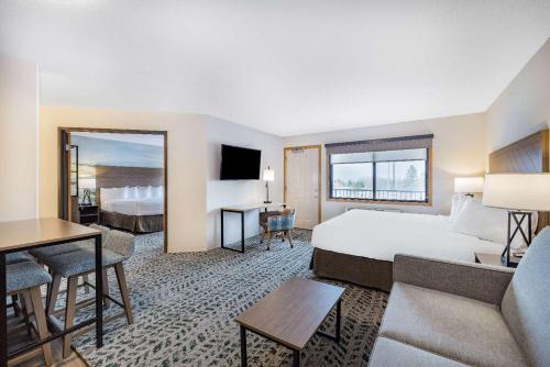 AmericInn by Wyndham Proctor Duluth Black Woods Conv Ctr