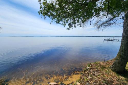 Northern Blue Haven - Mullett Lake in Cheboygan, USA