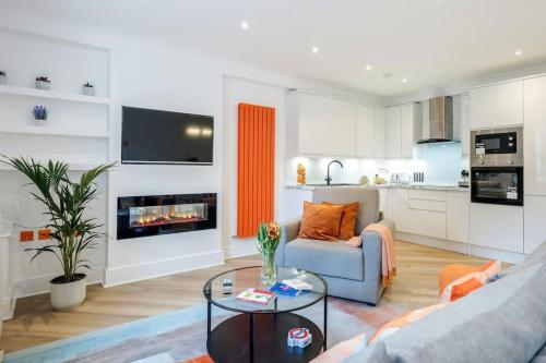 House 10 mins to Tower Bridge Hot Tub & Parking