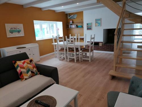 Maison centre bourg, 6 pers, 5 minutes de la plage - Location saisonnière - Plomeur