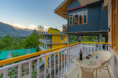 מרפסת, The Social Stays Manali - formerly ArtBuzz in מנאלי