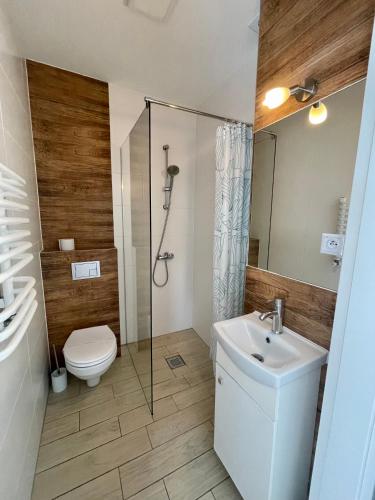 Small Double Room image 6