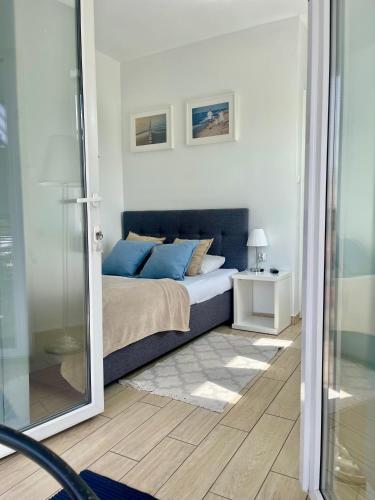 Double Room image 10