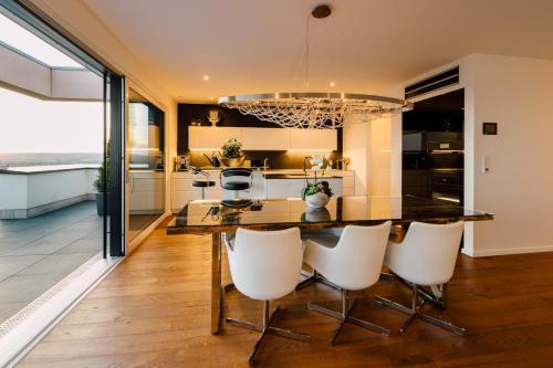 Kitchen, Traumblick trifft Luxus! in Weitersburg