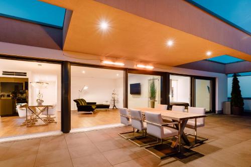 Balcony/terrace, Traumblick trifft Luxus! in Weitersburg