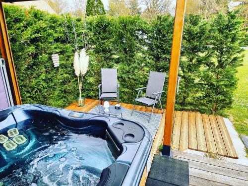 LE COTTAGE BARBIZONNAIS avec jacuzzi privé à partir de 10 ans (LE COTTAGE BARBIZONNAIS avec jacuzzi prive a partir de 10 ans) in Барбизон