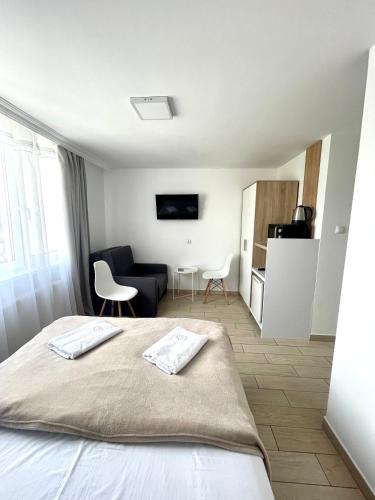 Double Room image 7