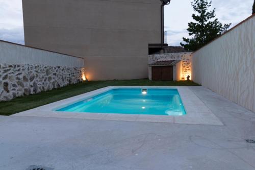 3 bedrooms, 5 beds