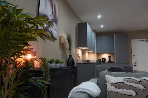 M1 Townhouse - Free Parking & Central Manchester, Manchester (photo 2)