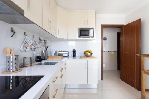 Three spacious apartments 150m from the Las Americas promenade 5