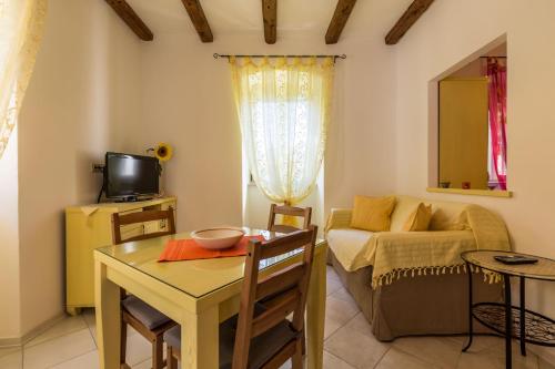 Apartments Casa Saina - Tap to explore photos
