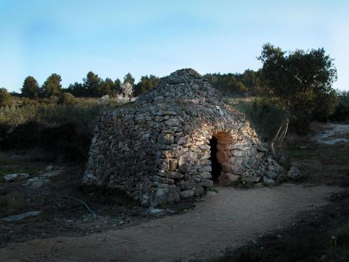 Catalunya Casas Rural charm on an olive farm in Costa Dorada!