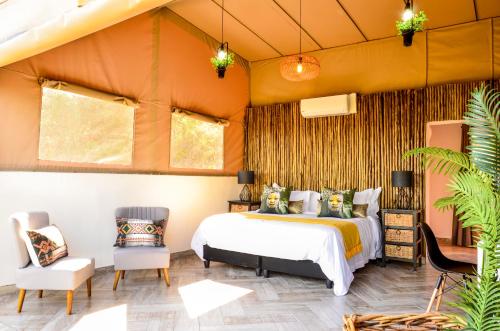 eBundu Lodge in Kawasan Perindustrian Axis