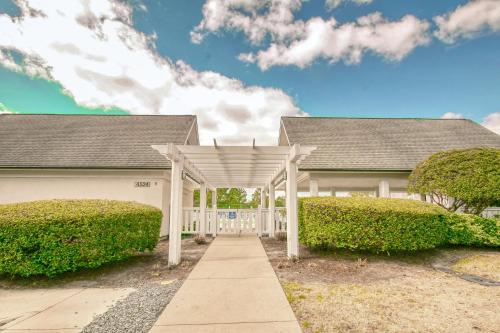 Homey Beach Hideaway in Parkland