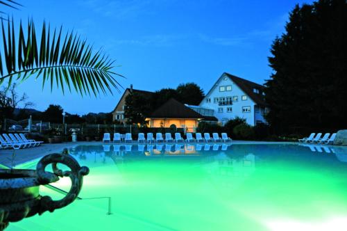 Bassein, Landhotel Gutshof Camping Badhutten in Tettnang