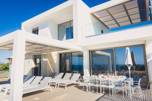 Starlight Villa Tropea - 4bd, 4ba, 4min To Beach