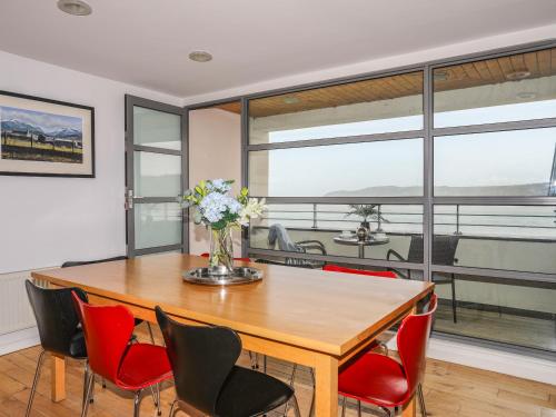 A szálláshely kívülről, Four The Quay in Red Wharf Bay