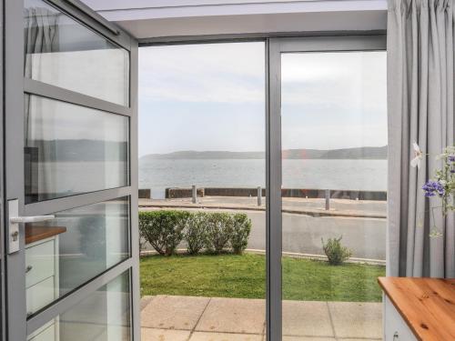 A szálláshely kívülről, Four The Quay in Red Wharf Bay