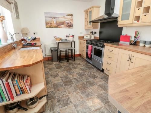 Lighthouse Cottage Morpeth - image 2