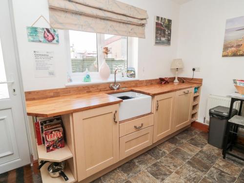 Lighthouse Cottage Morpeth - image 13