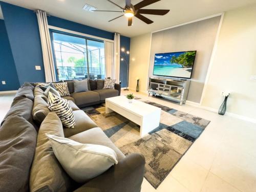 Beautiful Brand New 5 Bed With Pool And Spa (2481 Villa - image 6