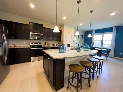 Beautiful Brand New 5 Bed With Pool And Spa (2481 Villa - image 11