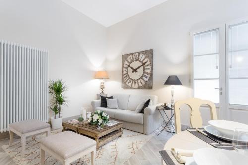Casa Mirella central smart GROUND FLOOR apartment inside Lucca - image 5