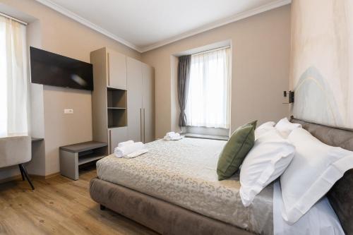 Castro Pretorio Room Type - Deluxe Double Room with Extra Bed
