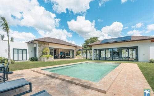 Holiday Villa 72