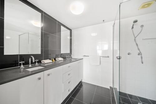 Oxygen Apartments - image 2