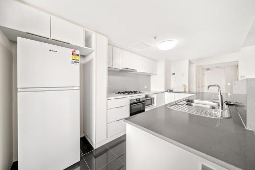 Three-Bedroom Apartment image 10