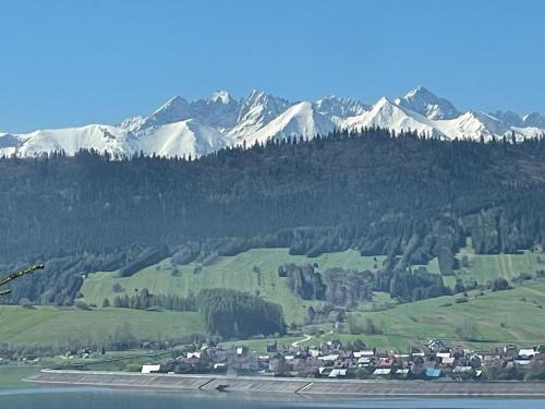 CHATA MANIOWY Wyspa Ciszy nieopodal Czorsztyna, Maniowy i Kluszkowce nad Zalewem Czorsztynskim - Hotel - Maniowy