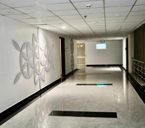 Gold Crest Luxurious Apartment in Lahore - image 4