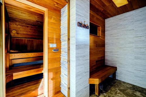 One-Bedroom Apartment image 5