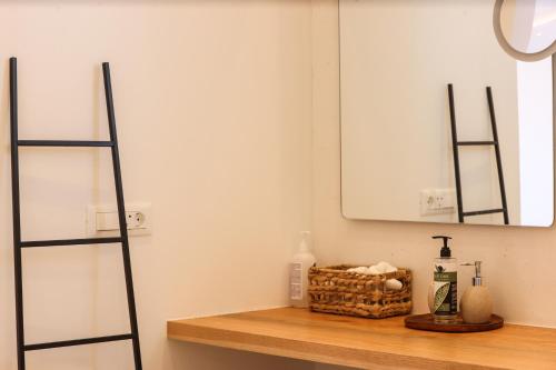 Superior Double Room image 9