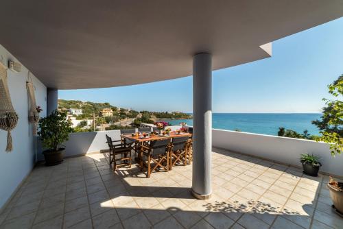 Beachfront luxury Villa in Ammoudara, Crete