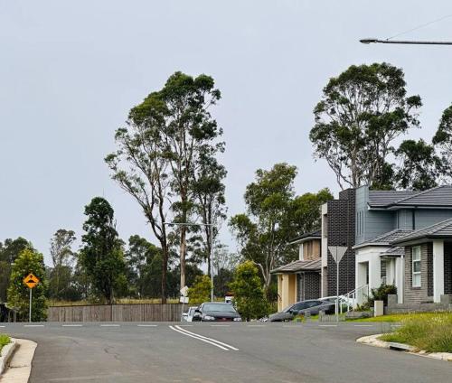 Brand new fancy house in the heart of Leppington